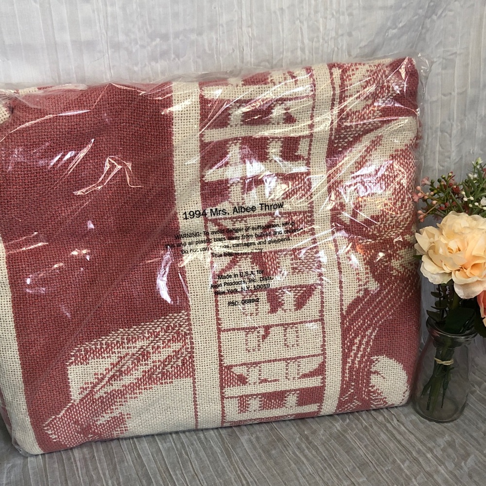 Vintage '94 Mrs Albee Presidents Club pink cream throw blanket w/ fringe SEALED